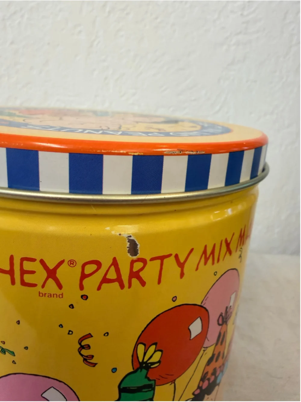 Vintage Peanuts 40th Anniversary Chex Party Mix Metal Tin